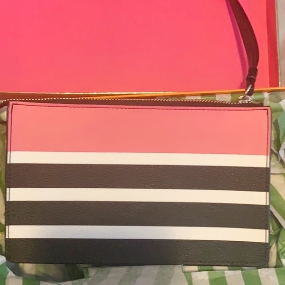 Kate Spade wristlet - Picture 2 of 3